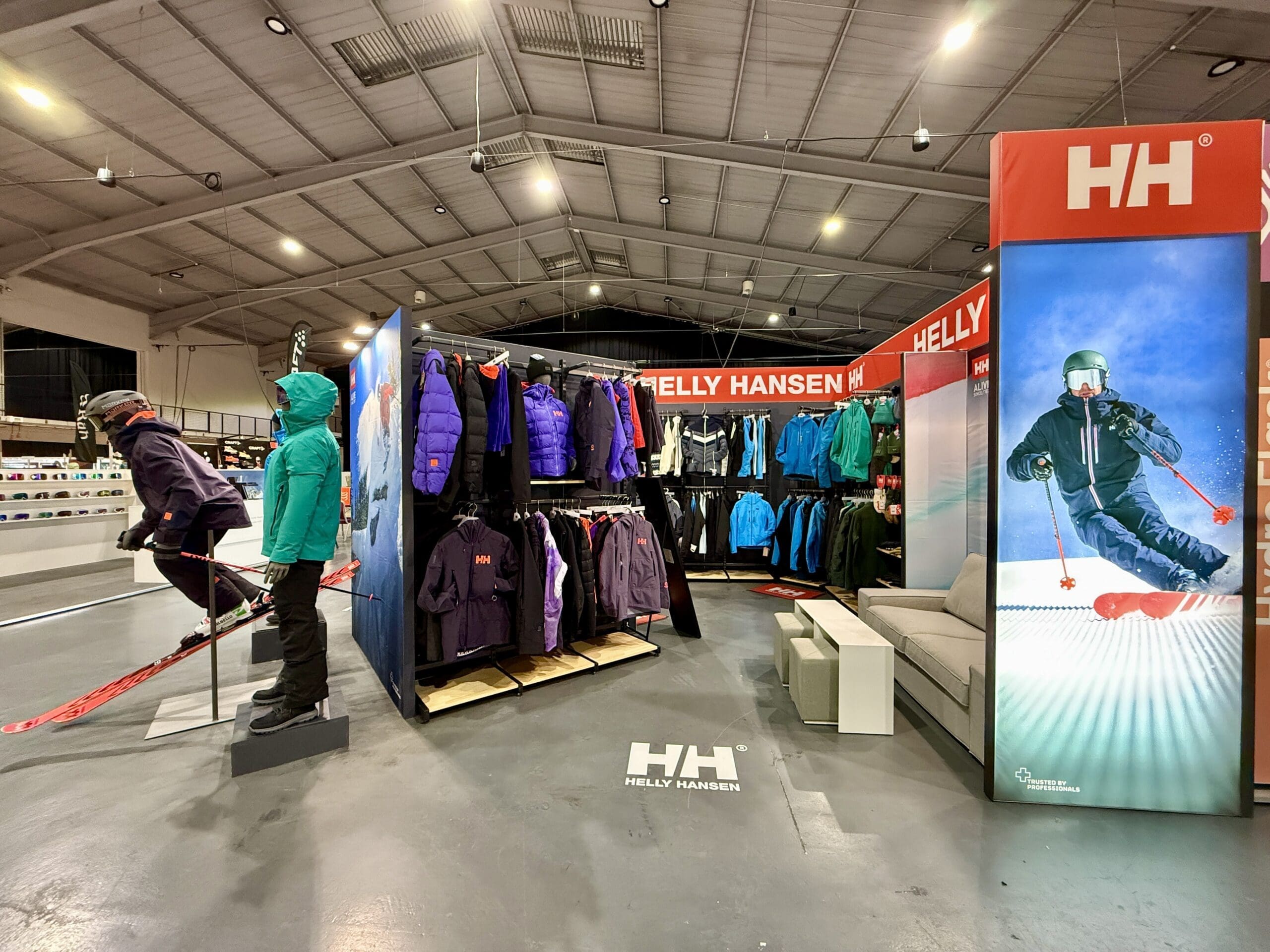 Uncontainable create Immersive Exhibition Stand Design at the Outdoor Trade Show